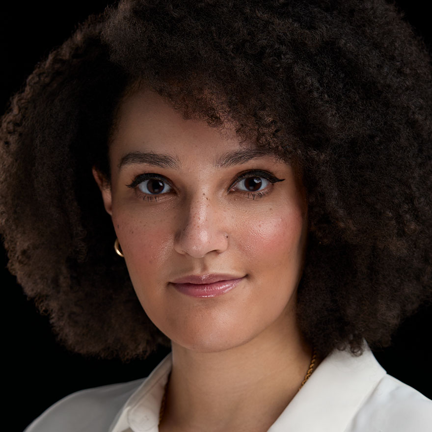 Samantha Frost headshot
